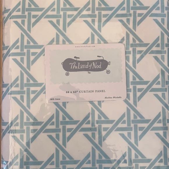 New Land of nod baby crib and window set. - Picture 3 of 4